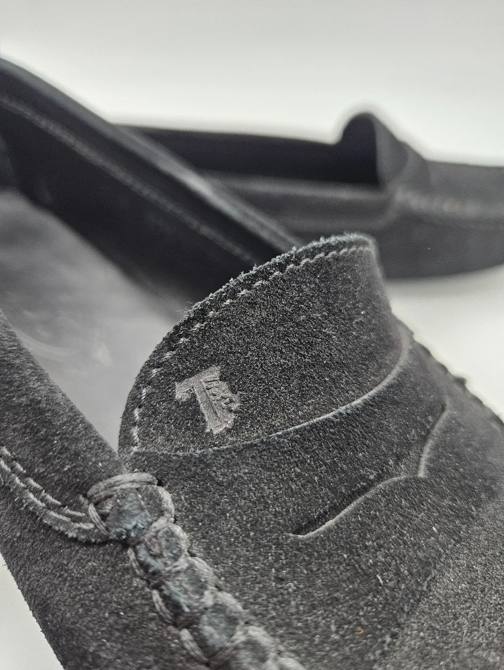 Tod's black suede Gommino driving shoes penny loafer size 37.5